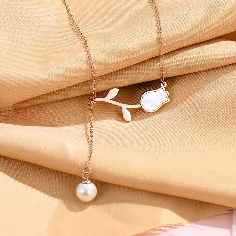 Golden Tulip Pearl Necklace