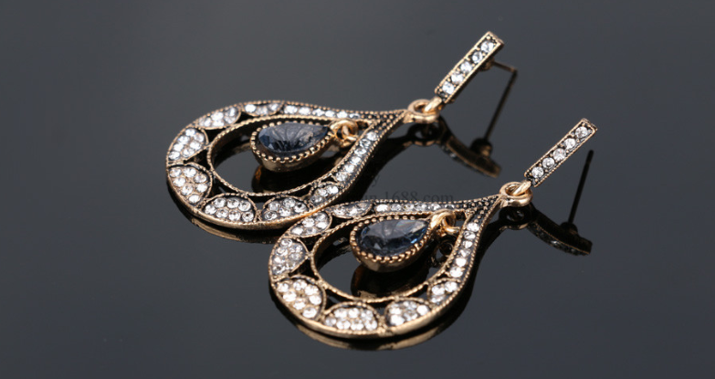 Midnight Teardrop Crystal Jewelry Set