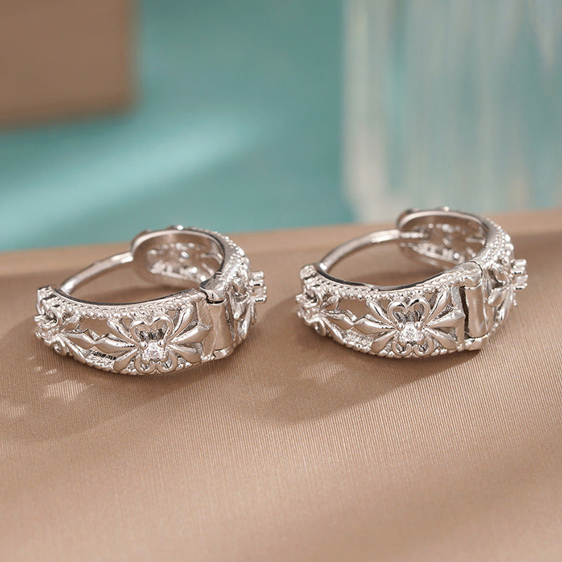 Womens Metal Cutout Flower Earrings - White Gold